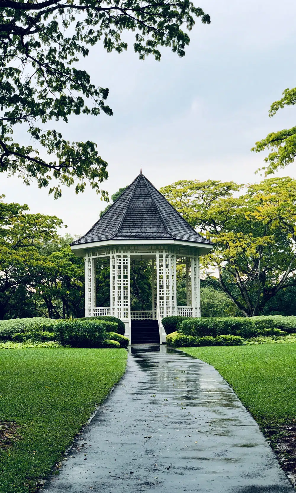 Pavilion at the Singapore Botanic Gardens. Photo: Samson Thomas / Unsplash