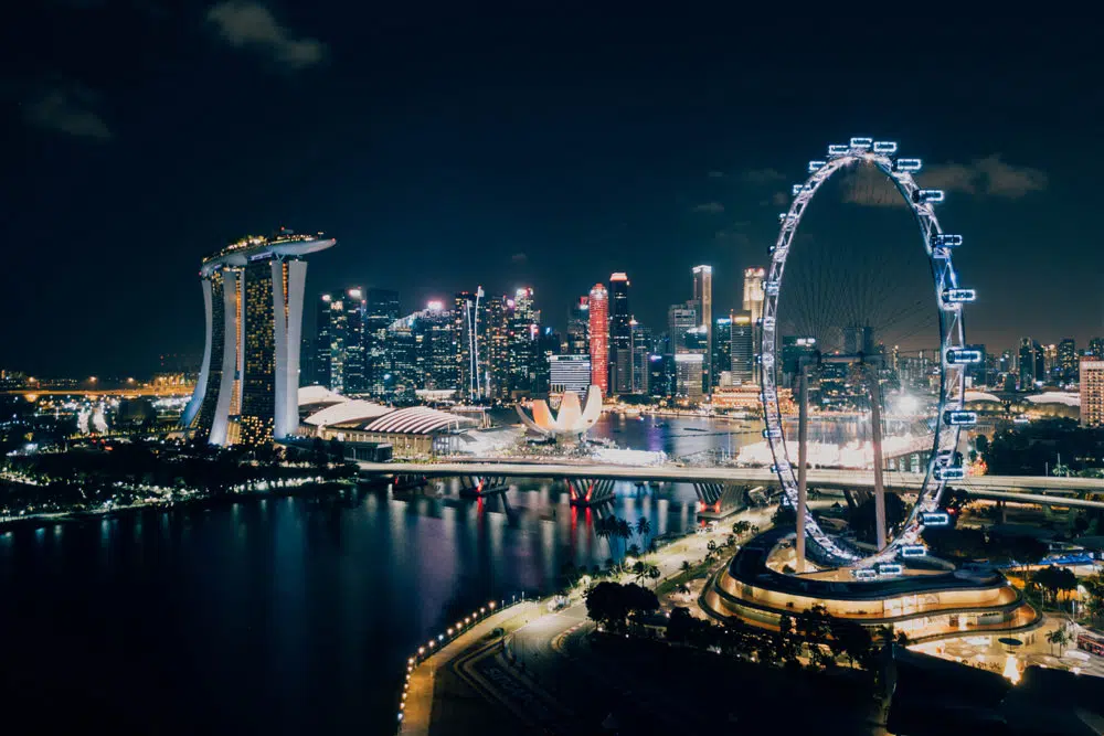 Singapore Flyer at night. Photo: CHUTTERSNAP / Unsplash