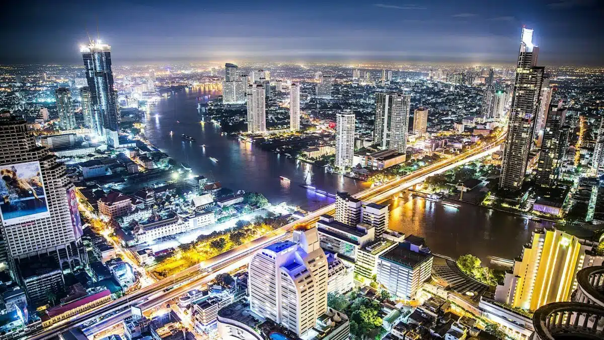 Bangkok at night, Photo: Braden Jarvis / Unsplash