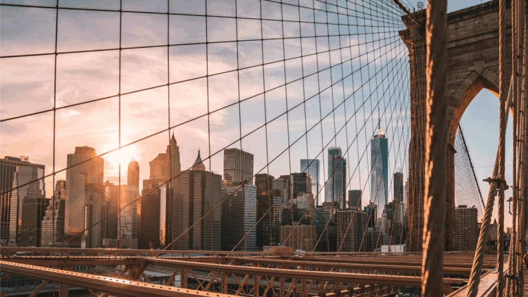 View of the New York City skyline from the Brooklyn Bridge, photo: Colton Duke / Unsplash