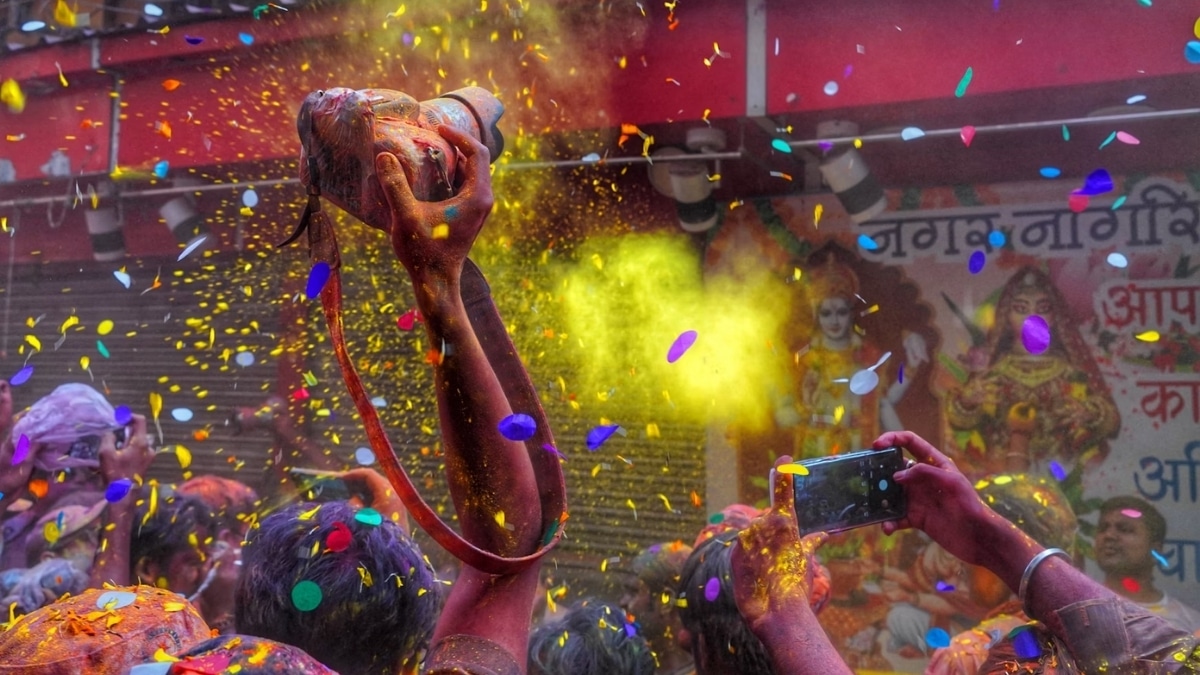 Holi Festival in India – Experience colors, chaos, and spirituality up close 2 Holi Festival in India – Experience colors, chaos, and spirituality up close