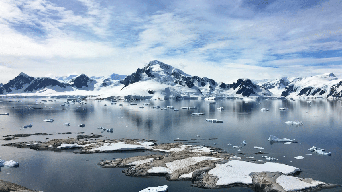 Antarctica—a place that makes you feel smaller. And that's undoubtedly why it makes you feel bigger. 4 In Antarctica, photo: Cassie Matias / Unsplash