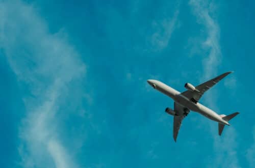 Why are airplanes almost always white? 10 Aircraft, photo: Mark Olson / Unsplash