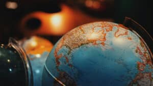 Why is New York almost as far away from Berlin as the center of the Earth? 13 Photo: Juliana Kozoski / Unsplash