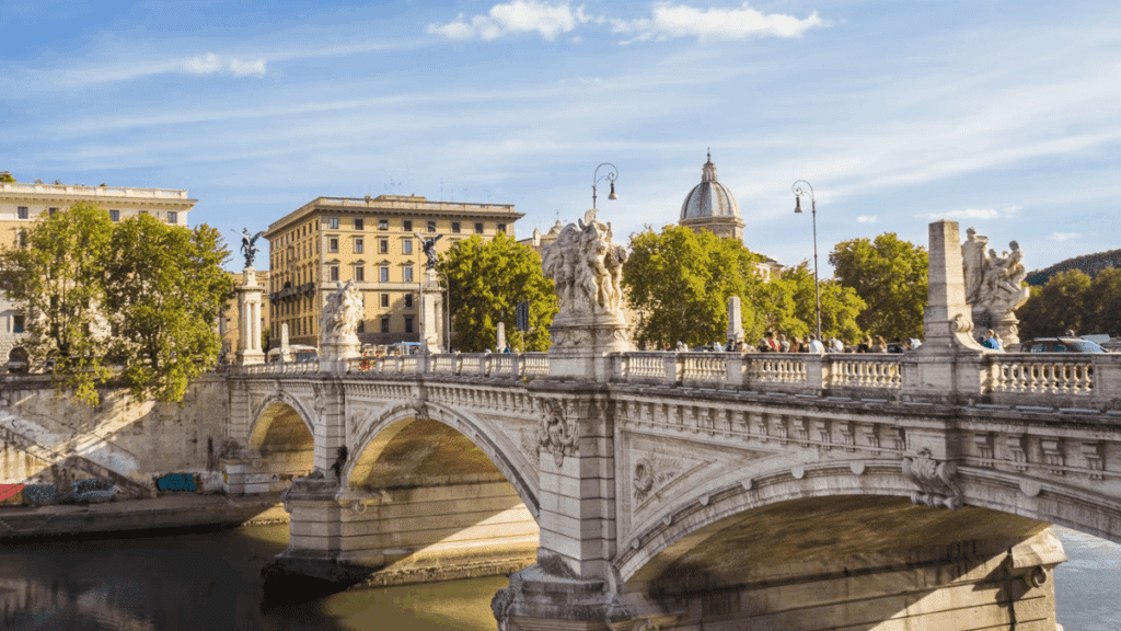 Discover Rome like Emily, Photo: Claudio Hirschberger / Unsplash